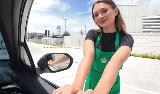 Hem Kahveyi Aldı Hem Barista Kızı Sikti